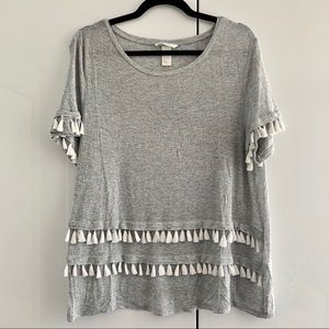 ✨LIKE NEW✨ H&M Tassel Scoop Next Gray T-Shirt